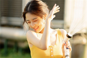 上海养生网：Hidden beauty and mystery in Shanghai： Explore the wonders of the back garden!